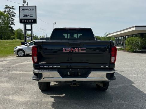 Used 2024 GMC Sierra 2500 SLE w/ SLE Value Package; AWD/4WD image 4
