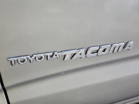 Used 2002 Toyota Tacoma PreRunner image 18