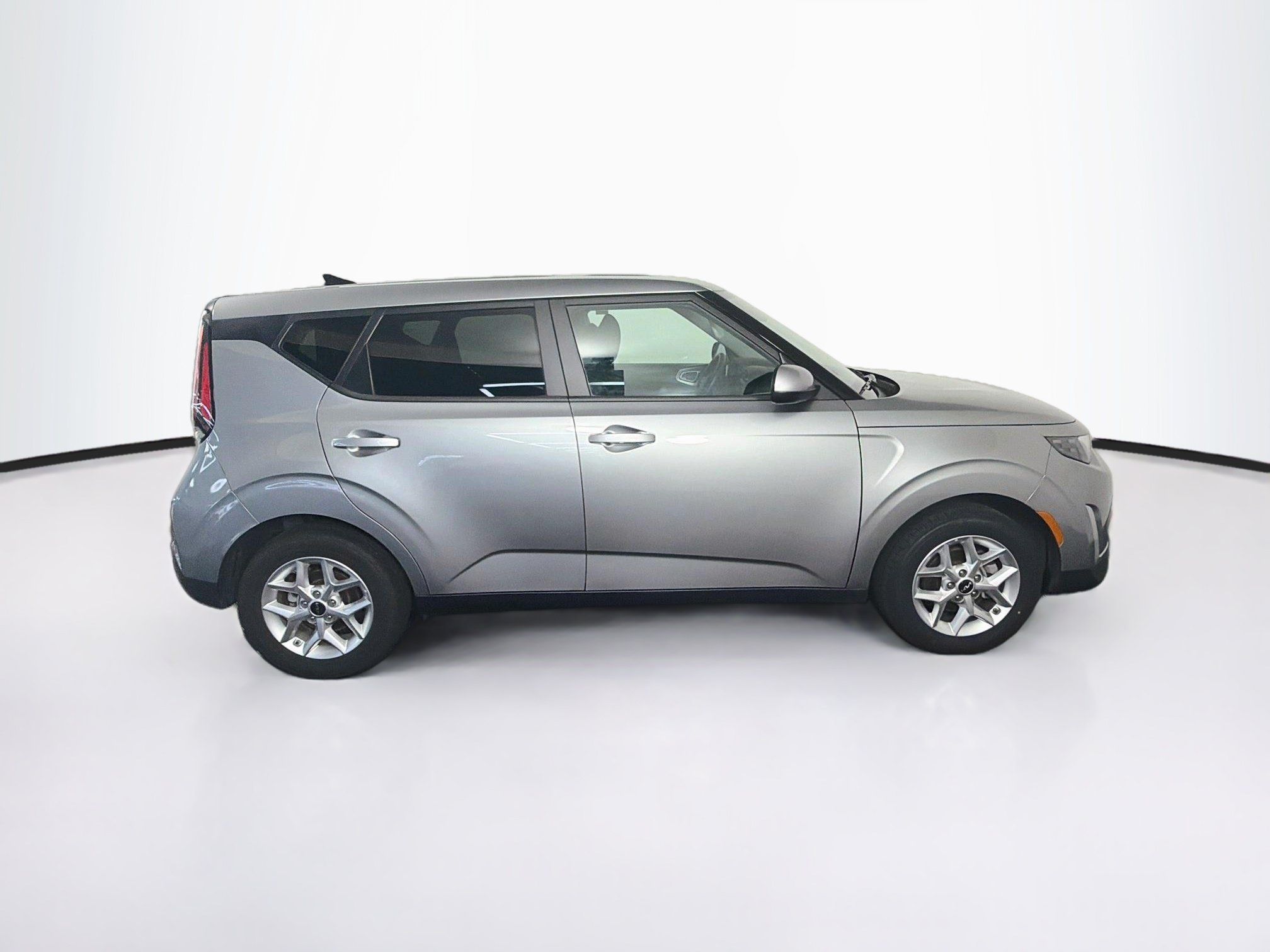 Used 2025 Kia Soul LX w/ LX Technology Package FWD image 10