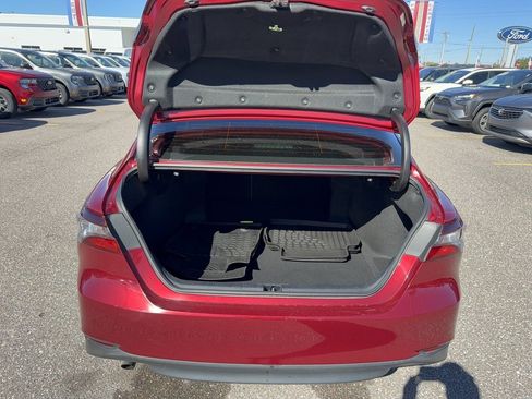 Used 2022 Toyota Camry LE image 7