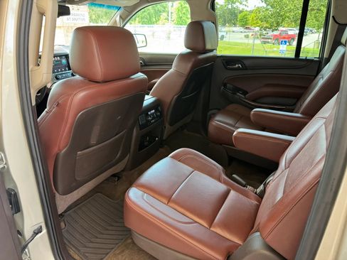 Used 2015 Chevrolet Suburban LTZ AWD/4WD image 17