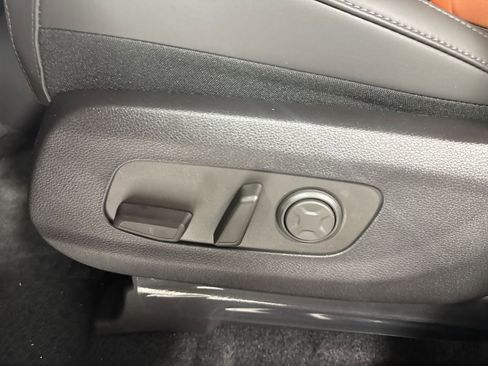 New 2026 Kia Carnival EX image 14