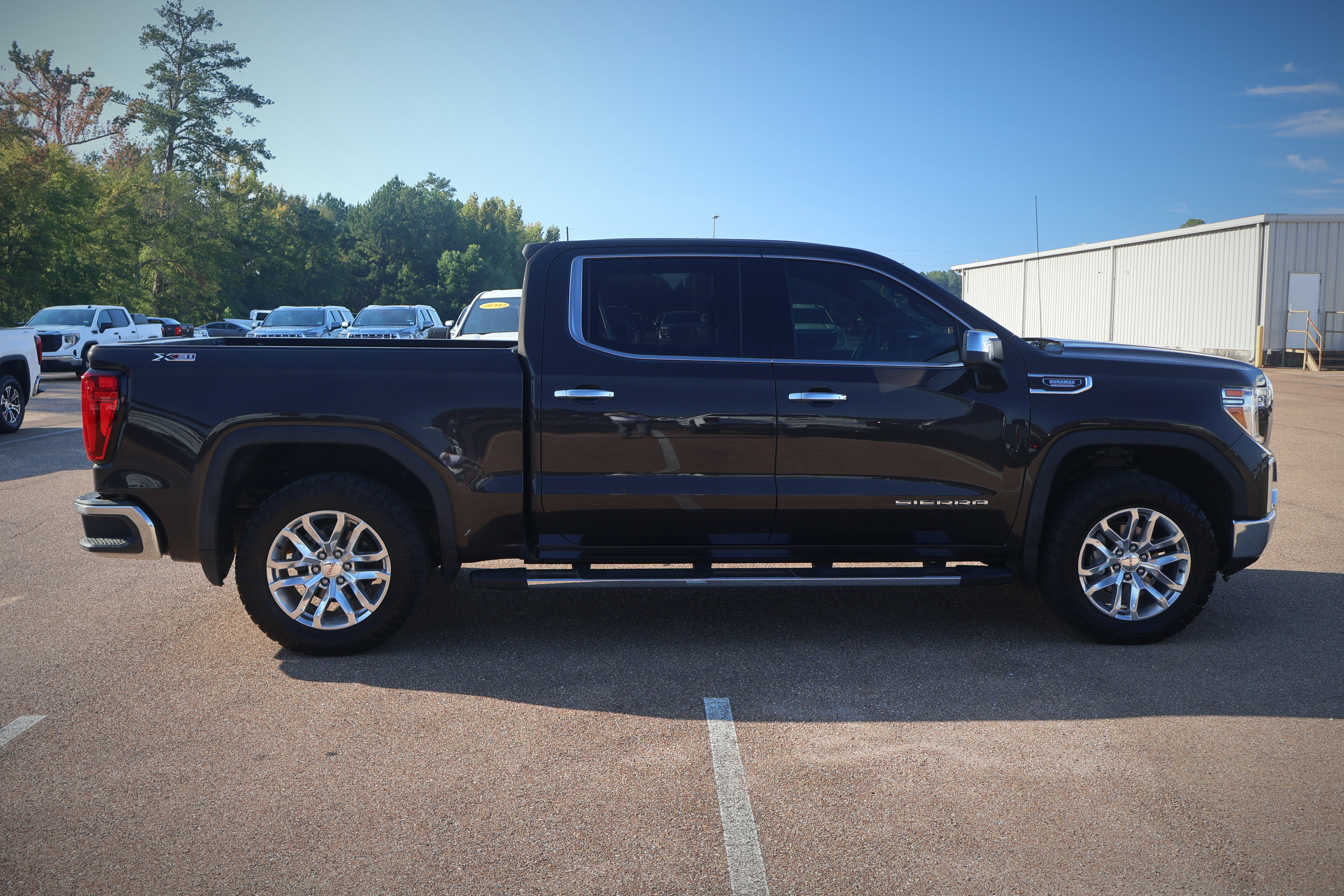 Used 2021 GMC Sierra 1500 SLT w/ SLT Premium Plus Package AWD/4WD image 4