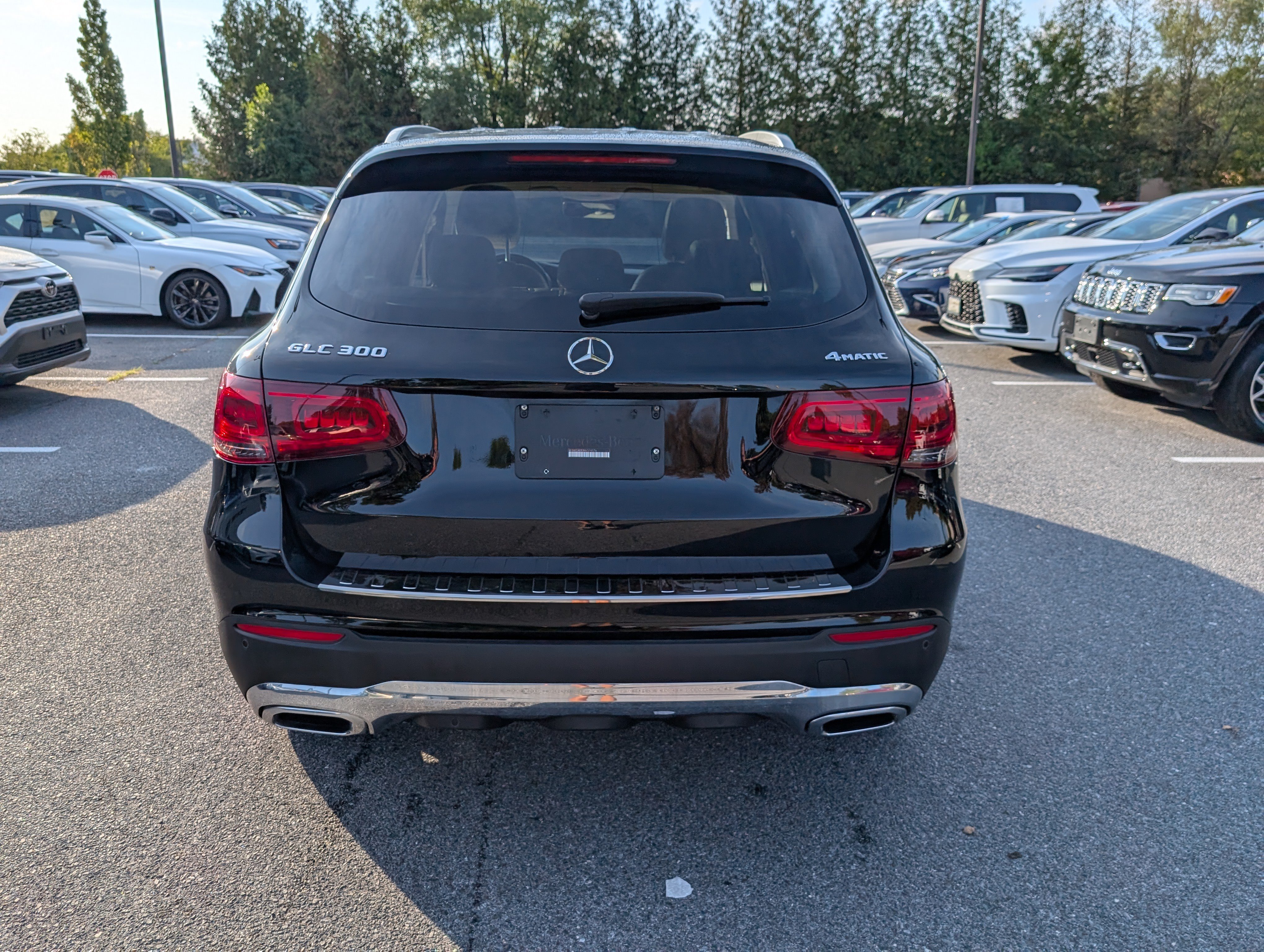 Used 2022 Mercedes-Benz GLC 300 4MATIC image 4