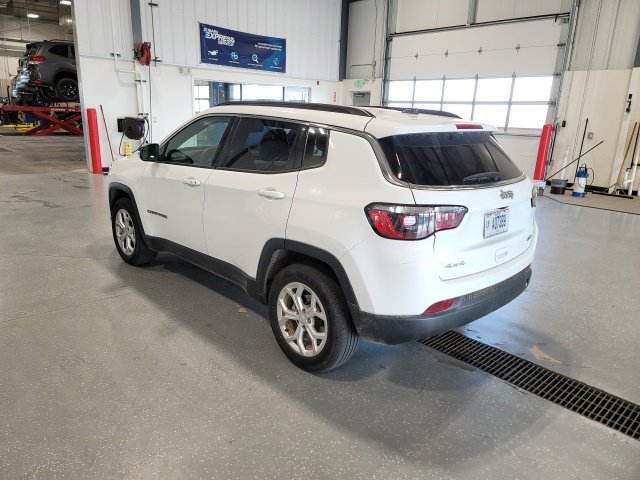 Used 2024 Jeep Compass Latitude AWD/4WD image 5