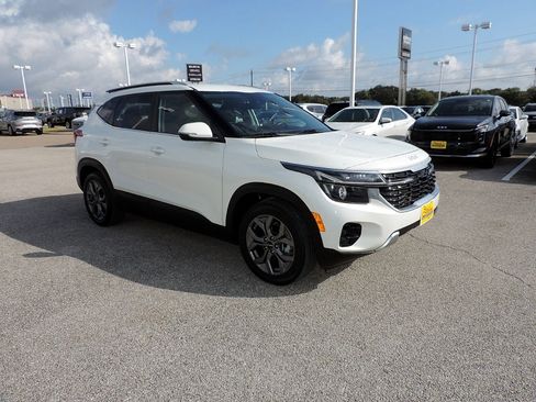 Used 2024 Kia Seltos S FWD image 3