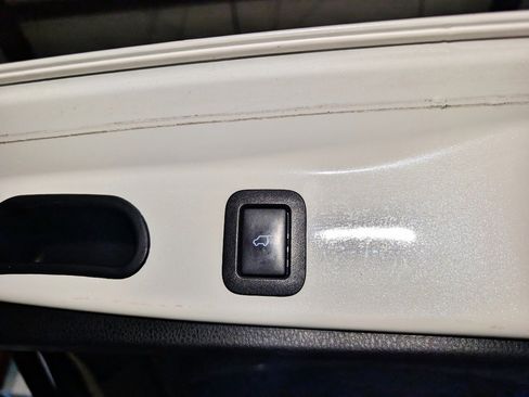 Used 2015 Toyota Highlander XLE image 26