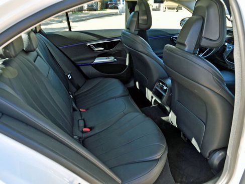 Used 2025 Mercedes-Benz E 350 Sedan image 41