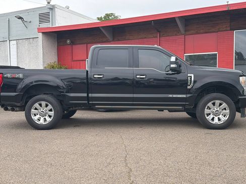 Used 2022 Ford F250 Platinum AWD/4WD image 3