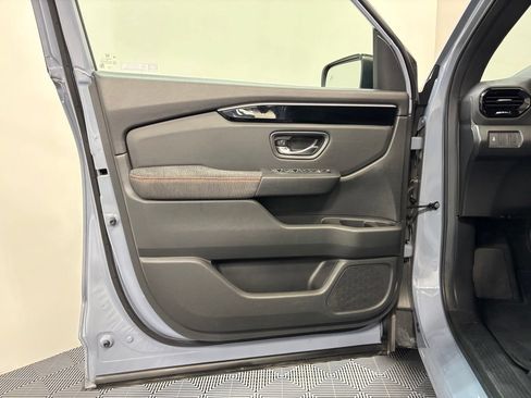 Certified 2025 Honda Pilot Sport image 22