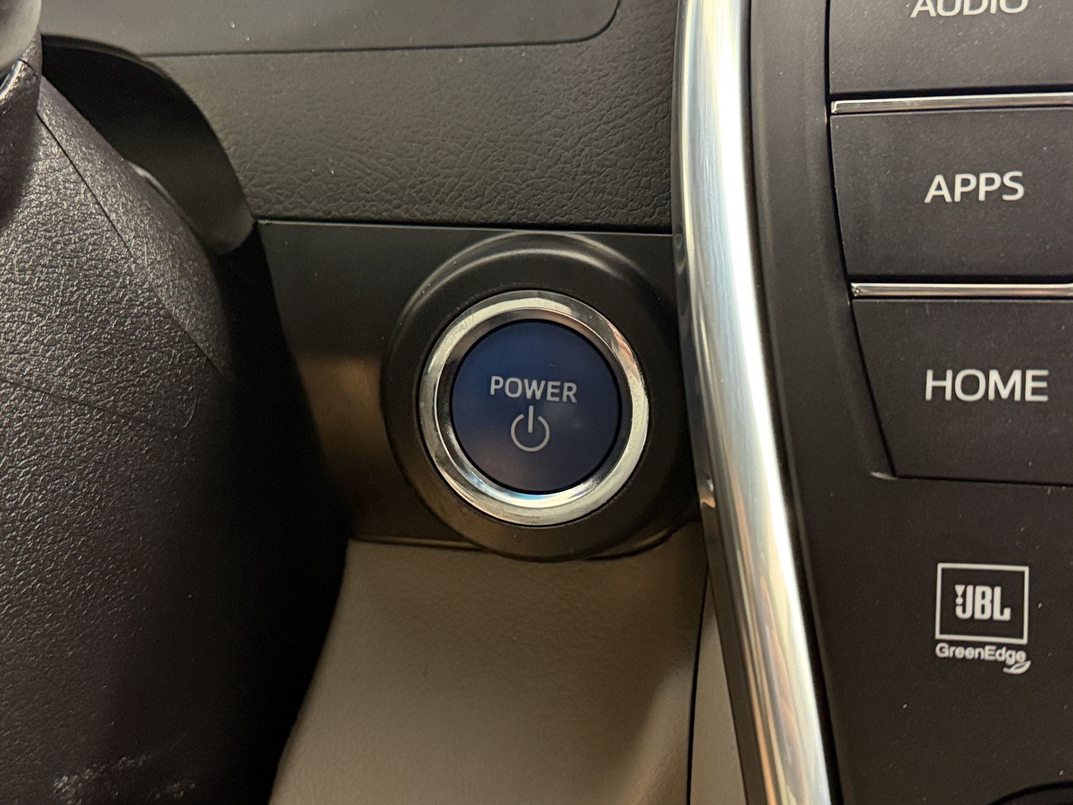 Used 2015 Toyota Camry XLE w/ Moonroof Package FWD image 16