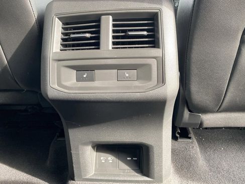 Used 2021 Volkswagen Atlas Cross Sport SEL Premium image 35