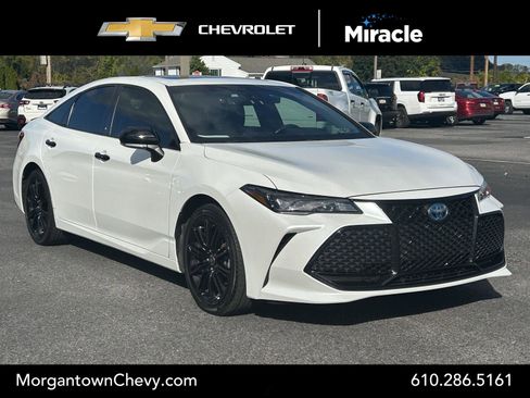 Used 2022 Toyota Avalon XSE image 1