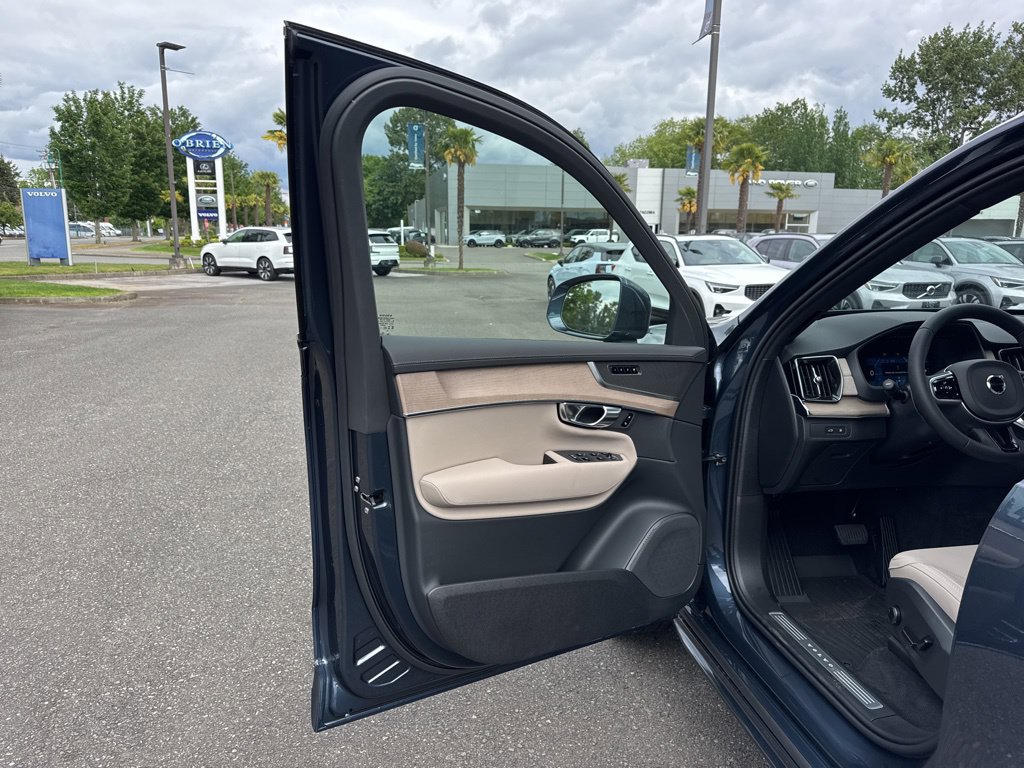 New 2026 Volvo XC90 T8 Plus w/ Protection Package AWD/4WD image 10