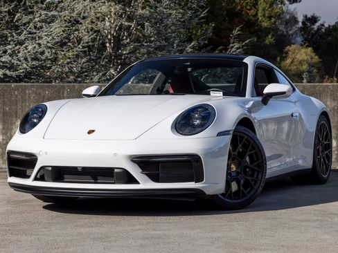 Used 2022 Porsche 911 Carrera GTS RWD image 1