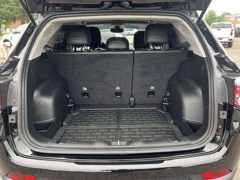 Used 2019 Jeep Compass Latitude w/ Popular Equipment Group AWD/4WD image 13