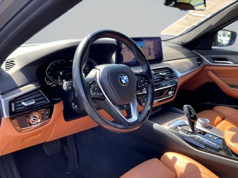 Used 2021 BMW 530e w/ Parking Assistance Package RWD image 14