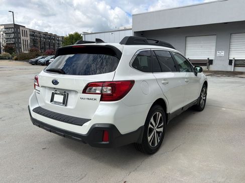 Used 2019 Subaru Outback 2.5i Limited w/ Popular Package #2 AWD/4WD image 9