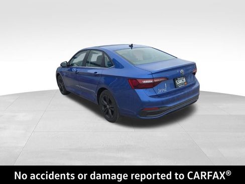 Used 2023 Volkswagen Jetta SE image 4