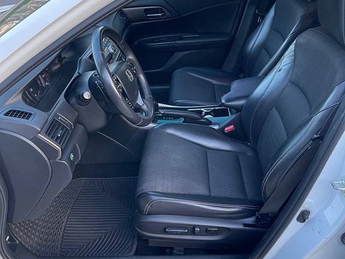 Used 2016 Honda Accord Sport image 7