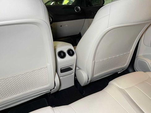 Used 2025 Mercedes-Benz GLA 250 4MATIC image 19