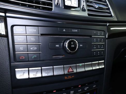 Used 2017 Mercedes-Benz E 400 4MATIC Coupe image 39