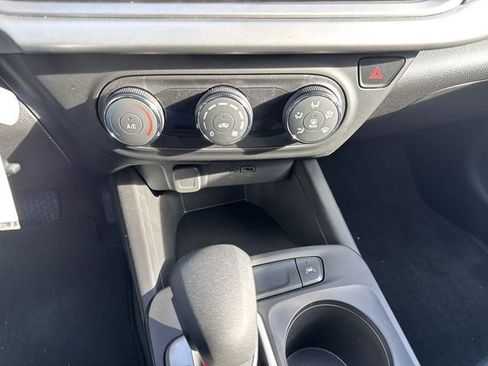 Certified 2025 Chevrolet Trax LS image 16