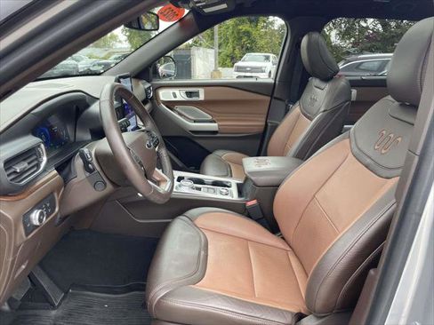 Used 2022 Ford Explorer King Ranch w/ Premium Technology Package image 13