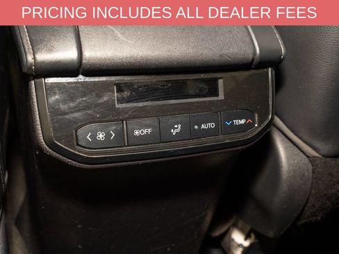 Used 2022 Toyota Highlander XLE AWD/4WD image 8