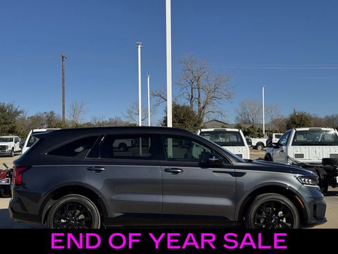 Used 2021 Kia Sorento SX image 3