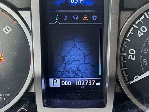 Used 2017 Toyota Tacoma SR5 w/ Tow Package AWD/4WD image 15