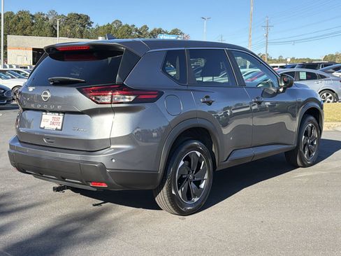 Used 2024 Nissan Rogue SV image 27