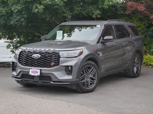 Certified 2025 Ford Explorer ST AWD/4WD image 2