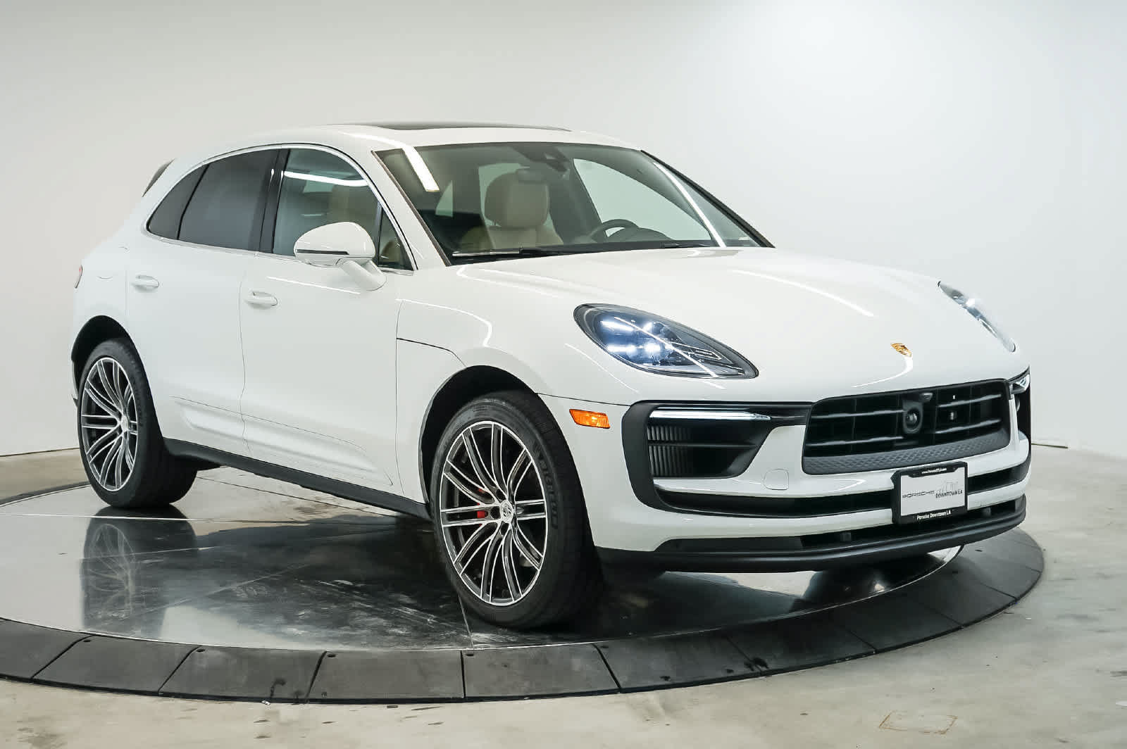 Certified 2026 Porsche Macan S AWD/4WD image 7