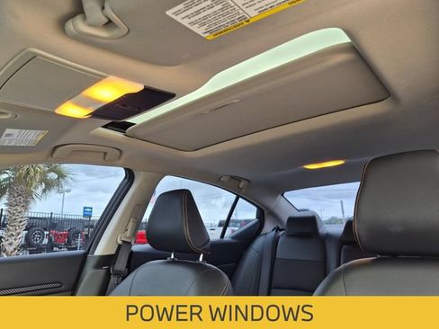 Used 2022 Nissan Altima 2.5 SR w/ Midnight Edition Package FWD image 17