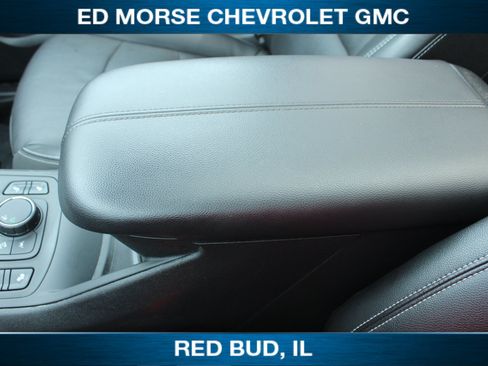 Used 2022 GMC Terrain SLT w/ Infotainment Package II FWD image 17