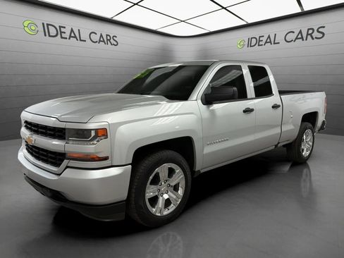 Used 2017 Chevrolet Silverado 1500 Custom w/ Custom Convenience Package RWD image 1