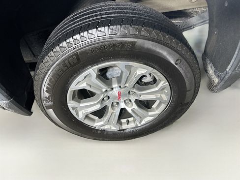 Used 2025 GMC Sierra 1500 SLT RWD image 11
