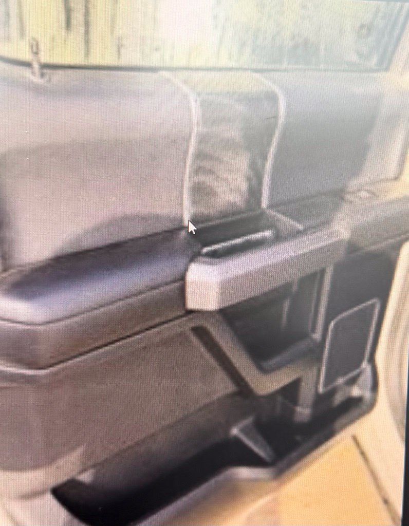 Used 2018 Ford F150 Platinum w/ Equipment Group 701A Luxury AWD/4WD image 11