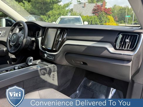 Certified 2024 Volvo XC60 B5 Core image 30