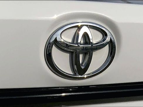 Used 2025 Toyota Corolla LE image 9