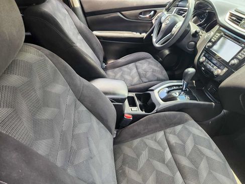 Used 2015 Nissan Rogue SV w/ SV Premium Package FWD image 13