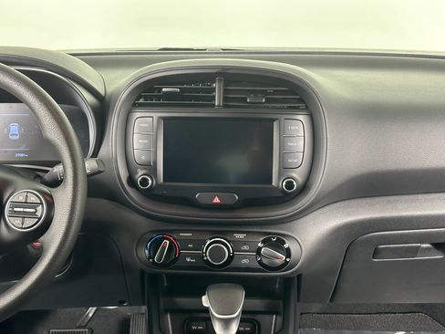 Used 2023 Kia Soul LX w/ LX Technology Package image 36