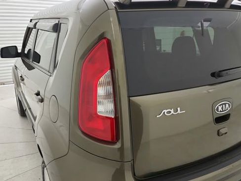 Used 2012 Kia Soul + w/ Audio Pkg image 28