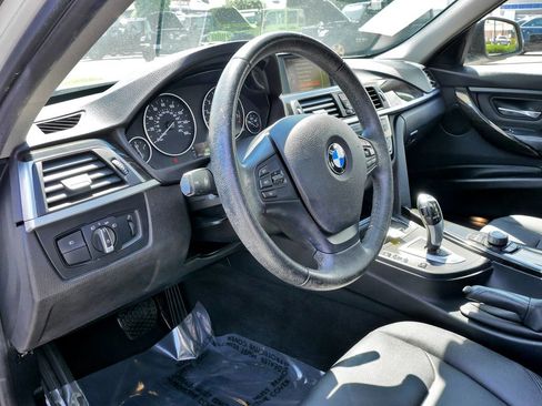 Used 2017 BMW 320i Sedan RWD image 23
