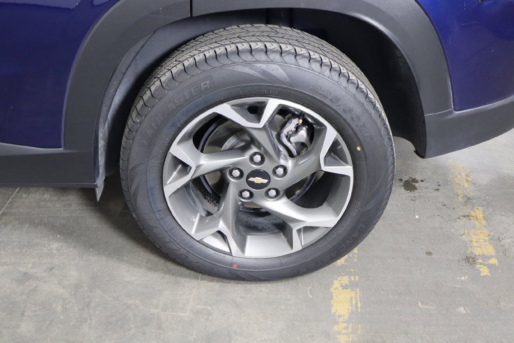 Used 2024 Chevrolet Trax LT FWD image 39