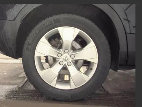 Used 2021 Volvo XC40 T4 Momentum FWD image 12