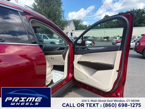 Used 2018 Lincoln MKC Premiere FWD image 16