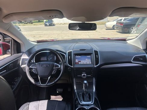 Used 2017 Ford Edge Titanium FWD image 19