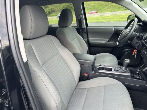 Used 2020 Toyota Tacoma SR AWD/4WD image 28